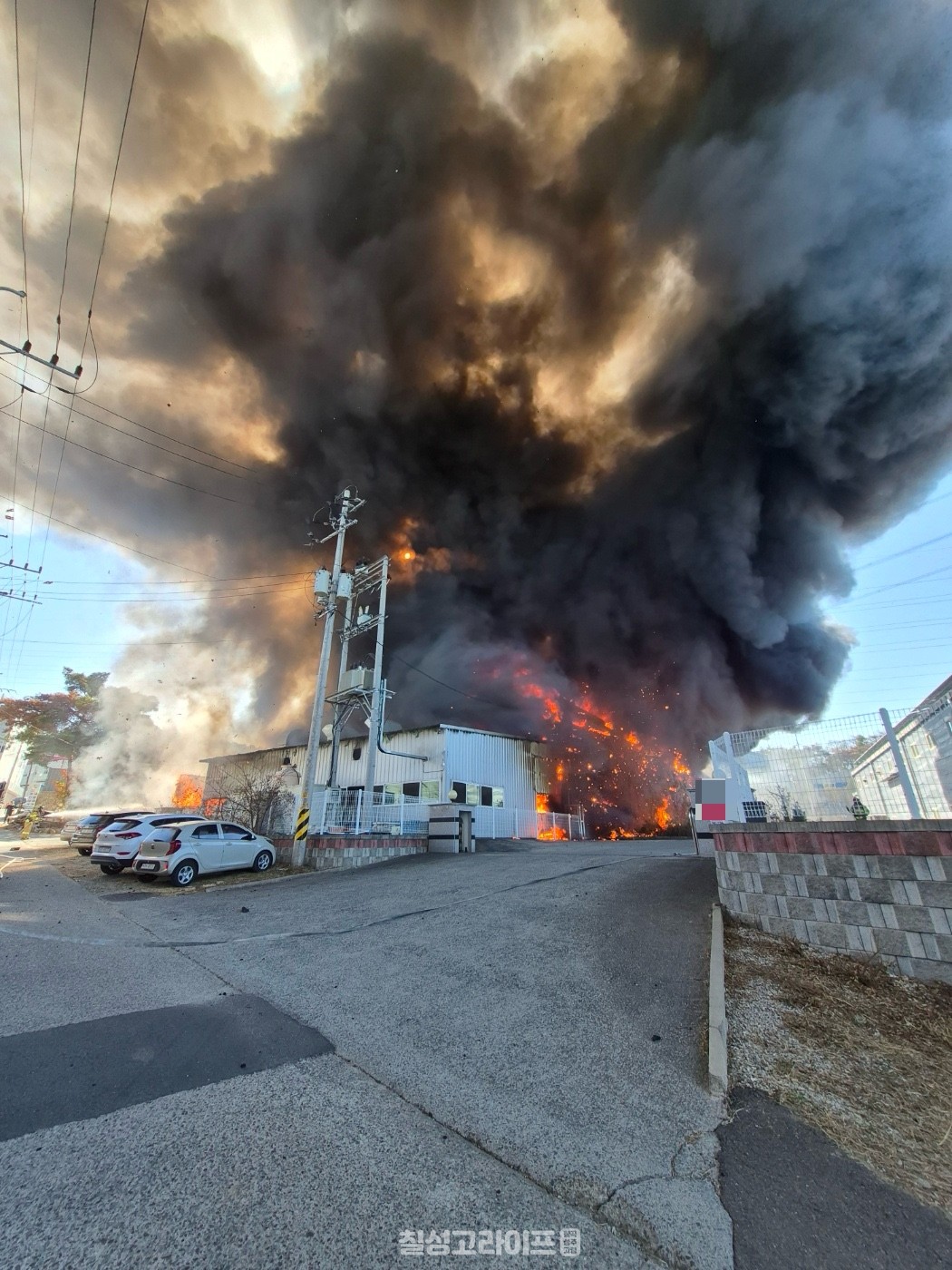 칠곡군 왜관읍 금산리 공장화재 발생... “ 화재 진압 중”